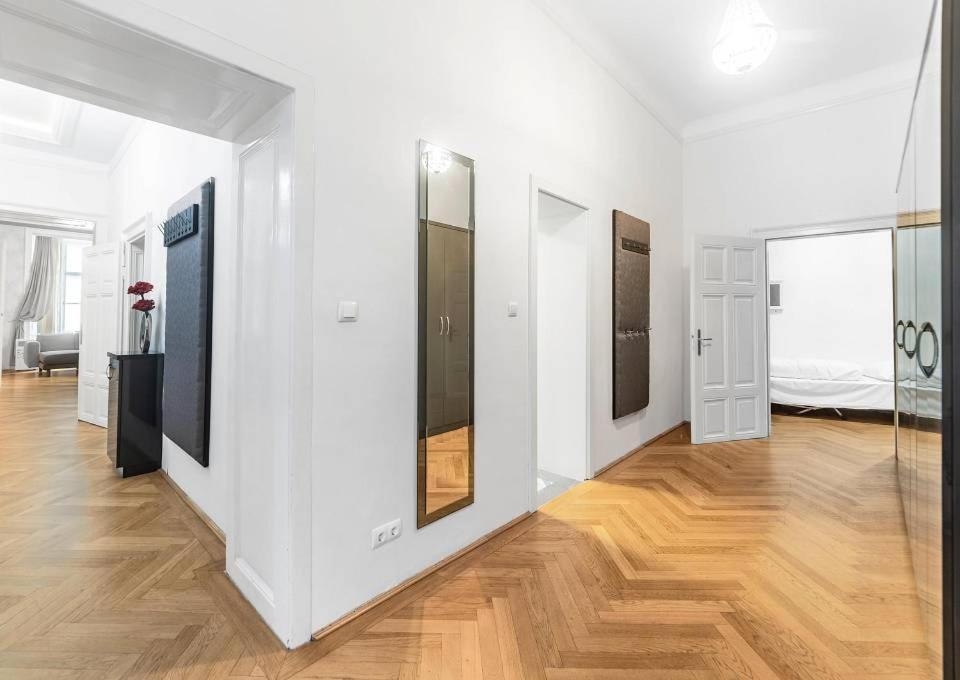 Carlton Appartement *