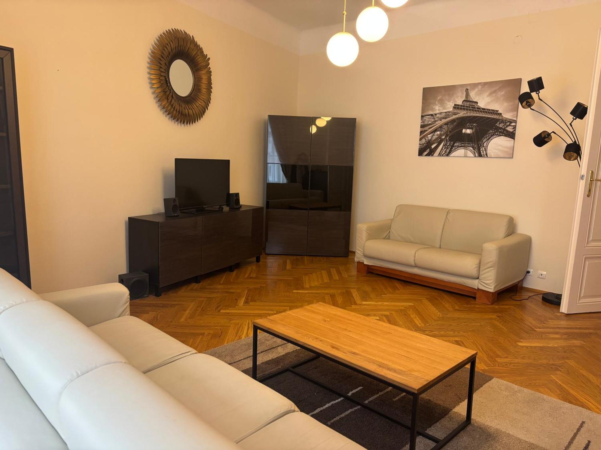 Carlton Appartement *