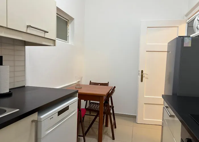Carlton Suites